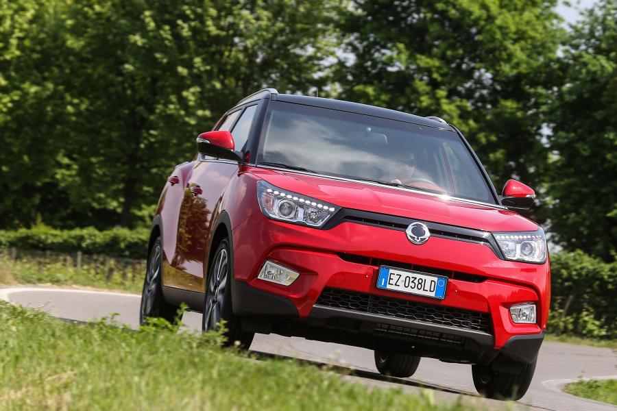  SsangYong Tivoli 2015 года  (фото 16 из 30)